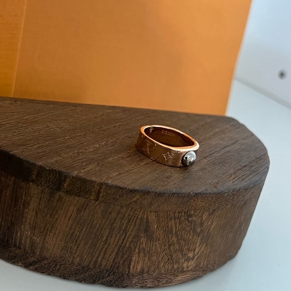 🔥🔥. Louis Vuitton Monogram ring size small - Picture 3 of 10
